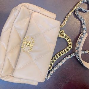 Mirror quality, super soft bag (Chanel)